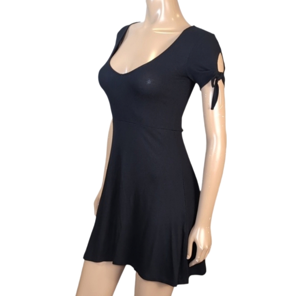 3/$20 Forever 21 Ribbed Knit Skater Dress Womens Small Black Tie Short Sleeve